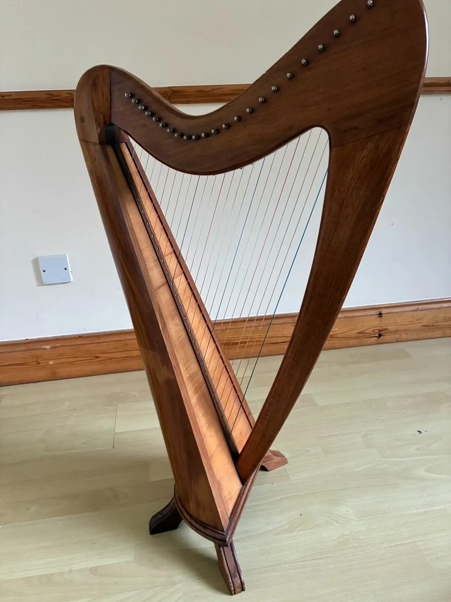 Traditional Celtic Harp - Image 4