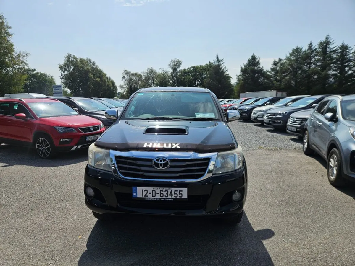Toyota Hilux 3.0 D4D Invincible D/C 4DR - Image 2