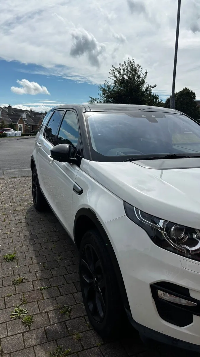 LANDROVER DISCOVERY SPORT HSE TD4 180 - Image 2