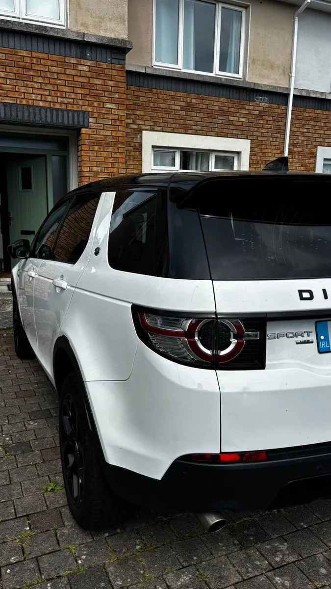 LANDROVER DISCOVERY SPORT HSE TD4 180 - Image 3