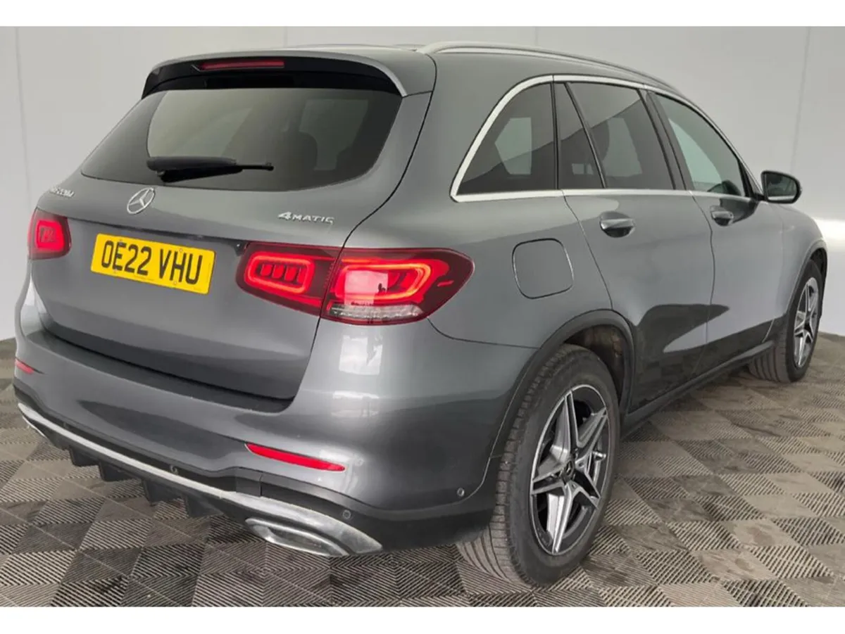 Mercedes-Benz GL-Class D 4MATIC AMG LINE - Image 2