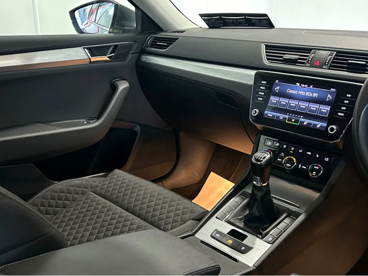 Skoda Superb AMBITION 2.0 TDI 150HP 5DR - Image 4