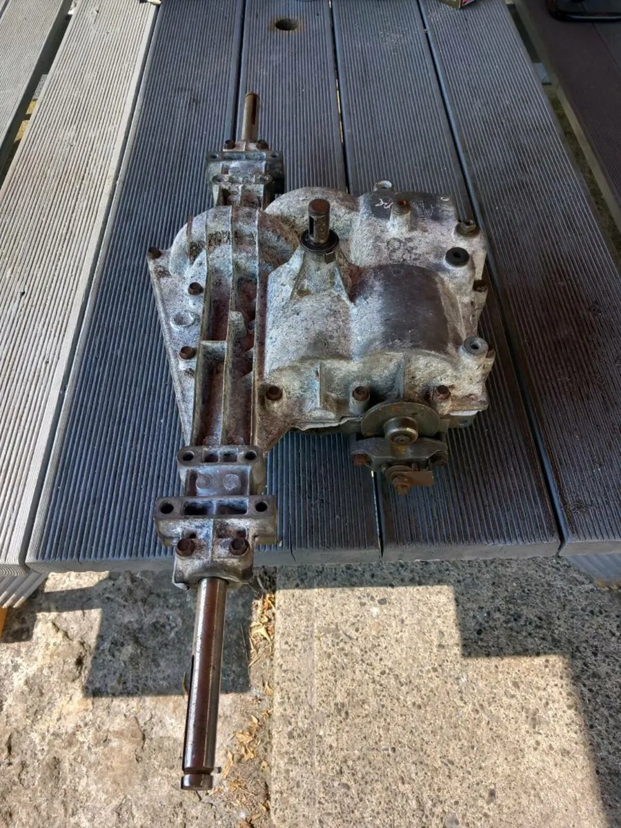 Husqvarna/peerless manual gearbox for sale - Image 4