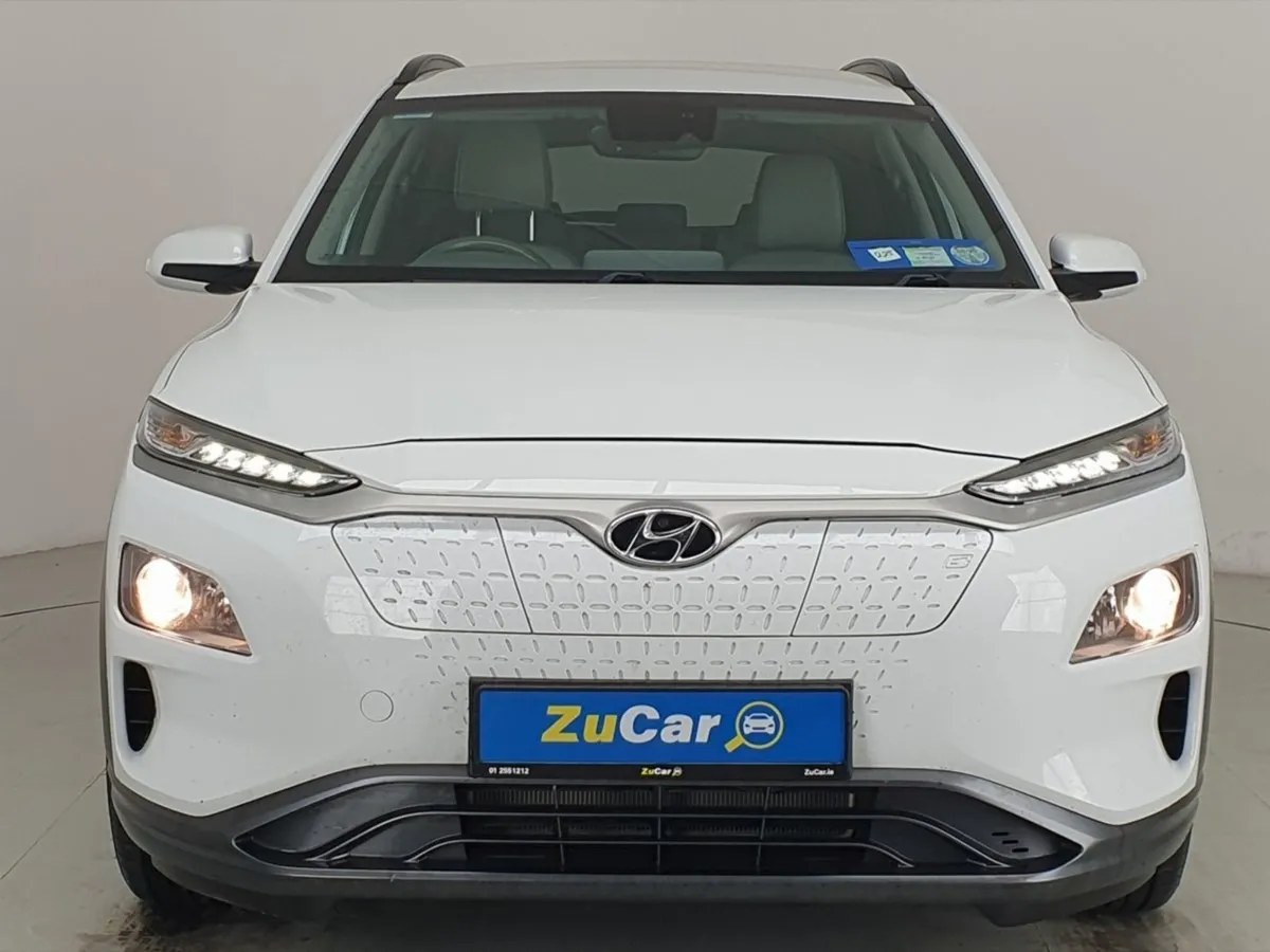 Hyundai Kona  225 EV 64 kWh Auto - Image 3