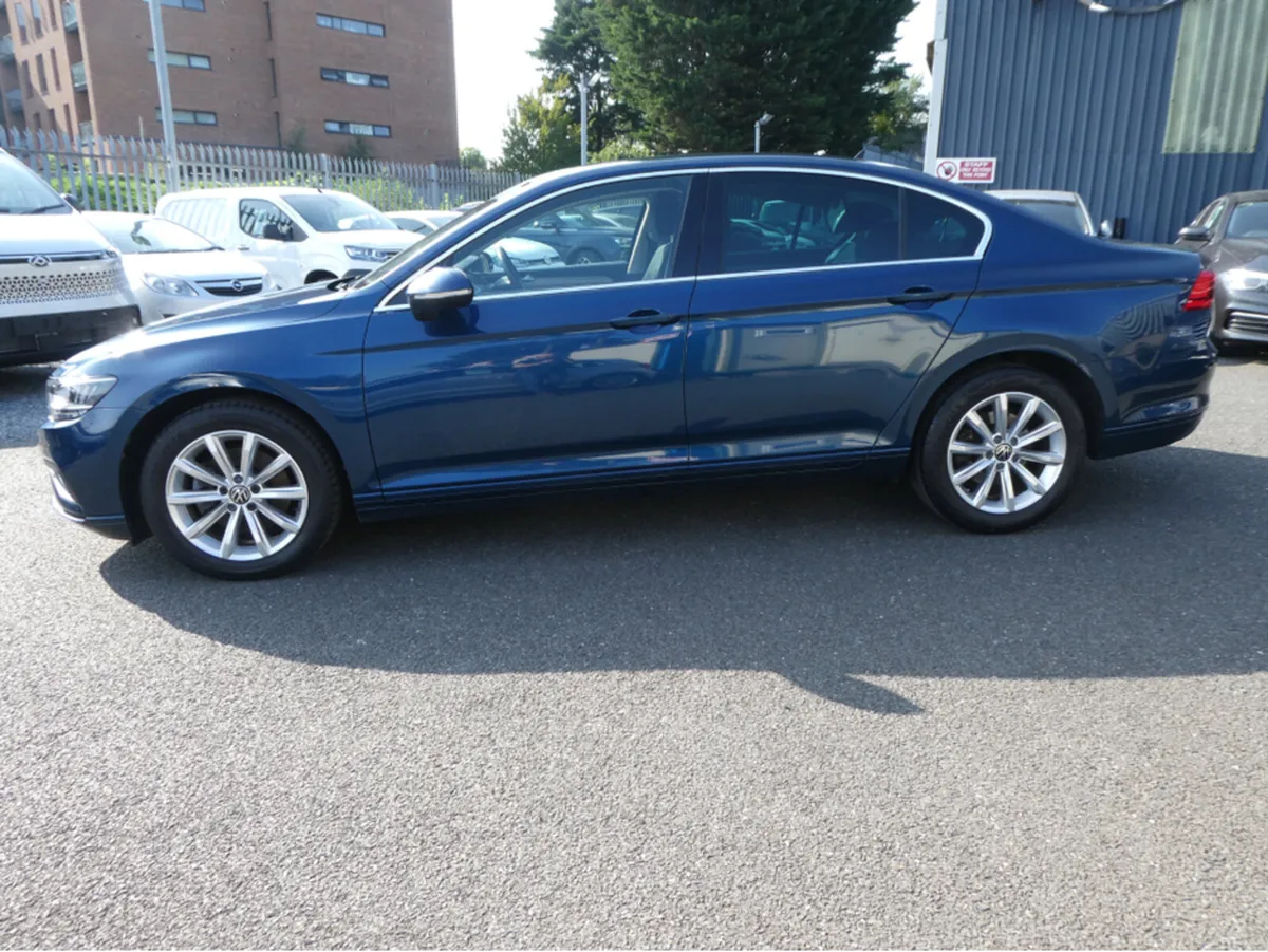 Volkswagen Passat BUSINESS 6SPEED - Image 4