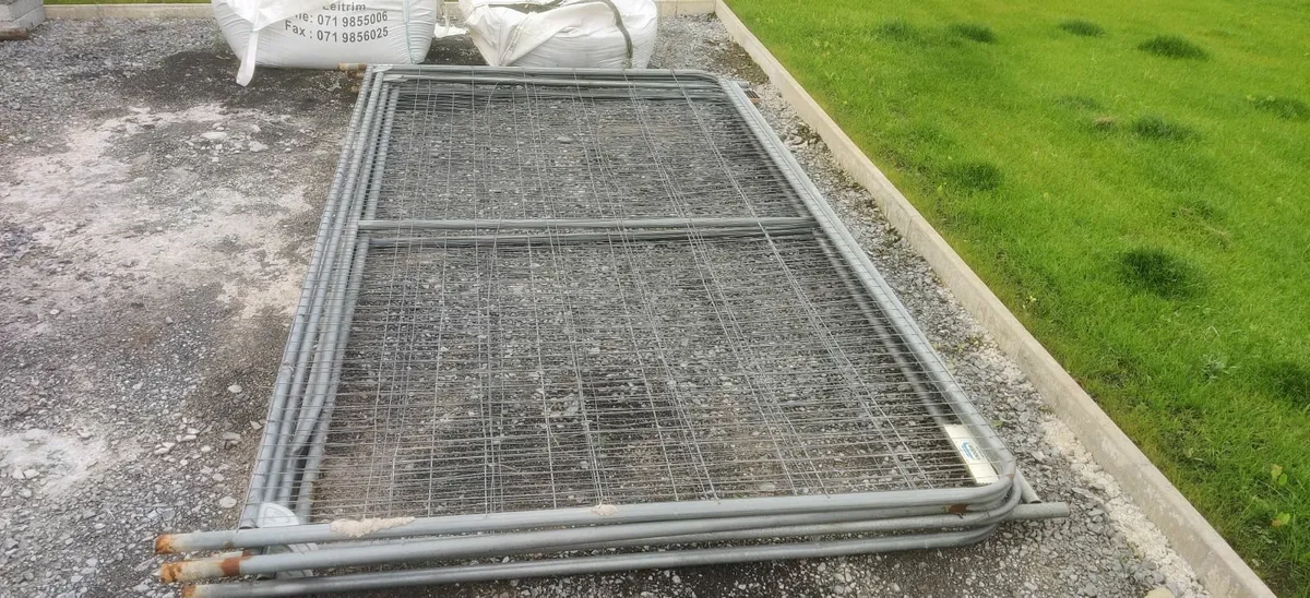 Heras Panels & Feet - Image 1