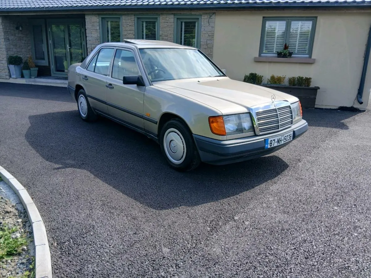 Mercedes 230E - Image 2