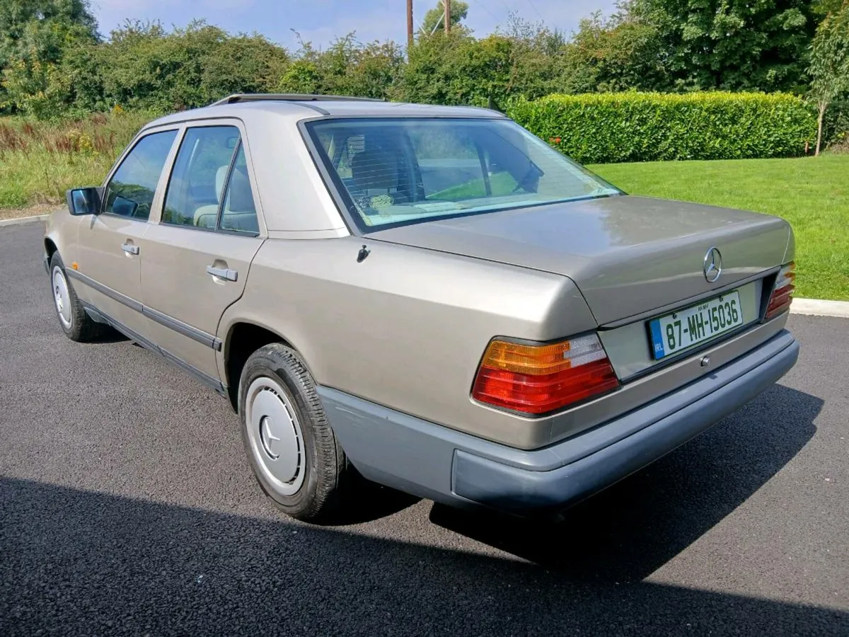 Mercedes 230E - Image 4
