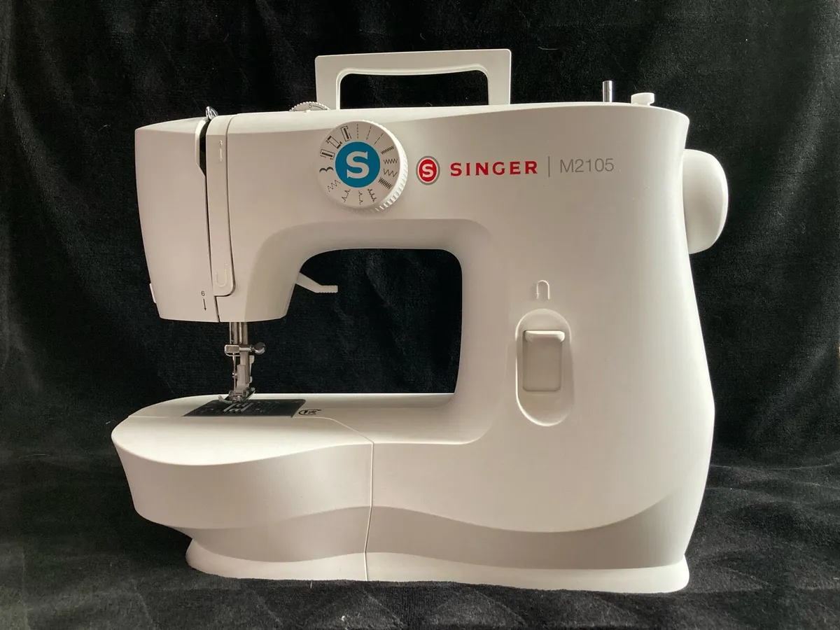 SINGER M2105,white, semi-automatic sewing machine - Image 1