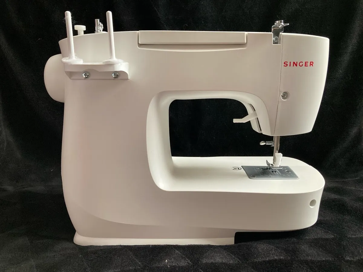 SINGER M2105,white, semi-automatic sewing machine - Image 4