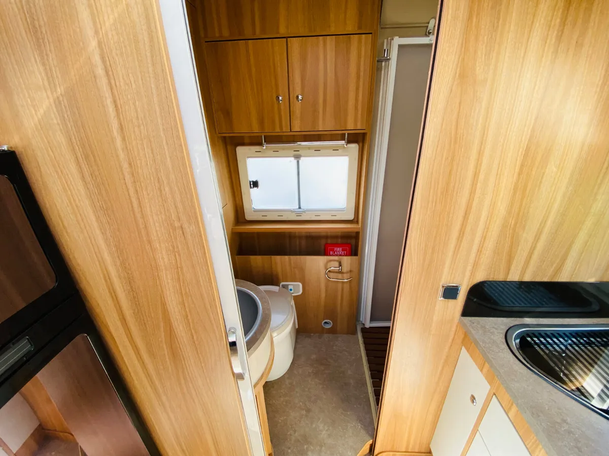 2013 (132) CHASSON FLASH 10 LOW PROFILE 4 BERTH - Image 3