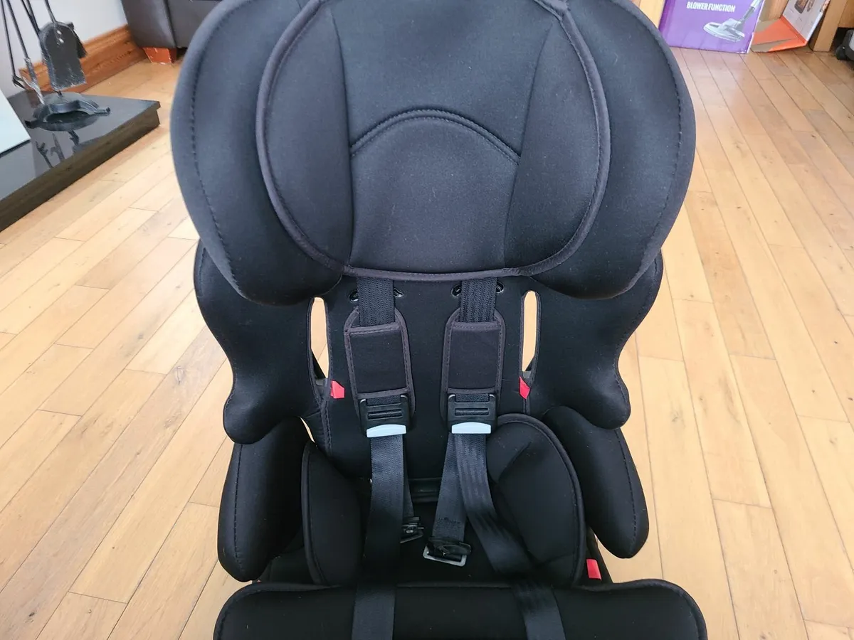 Child seat - Image 1
