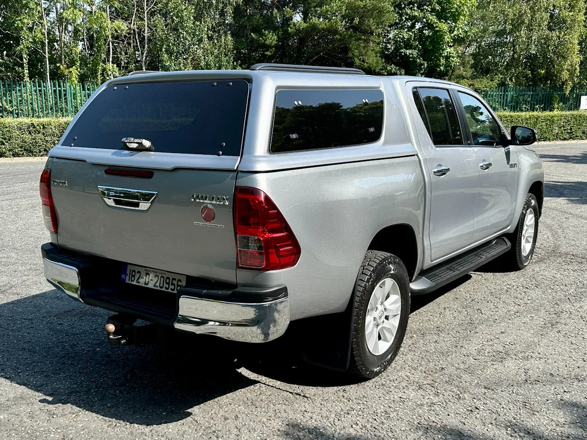 Toyota Hilux Double Cab SR5 2018 - Image 4