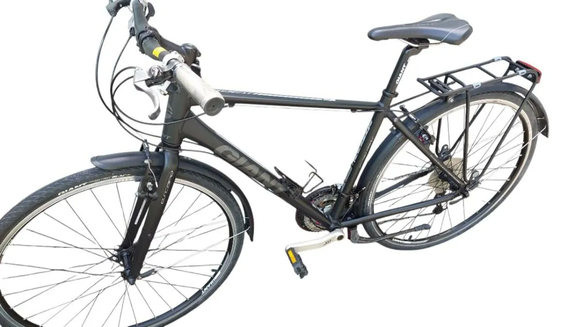 Giant Escape On Road Sport - Image 2