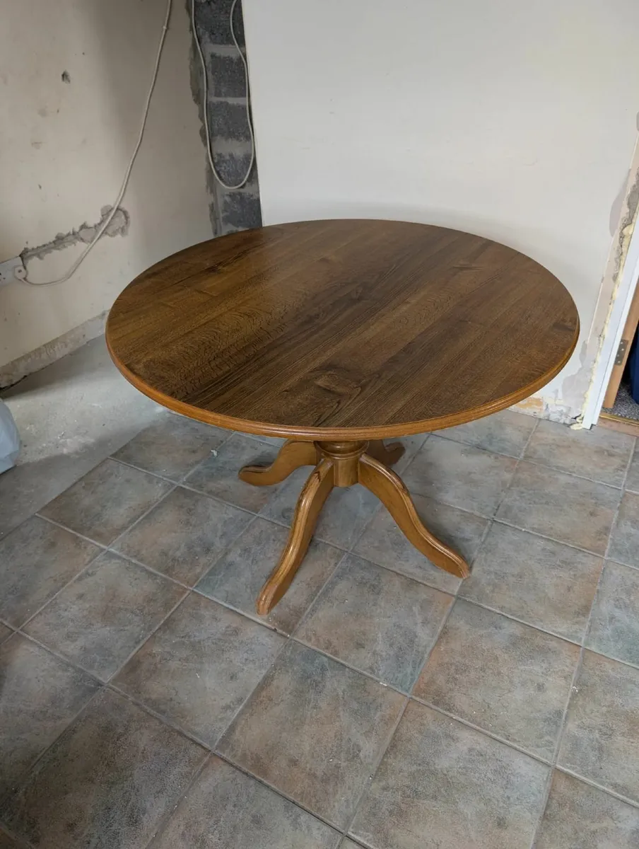 Round Pedestal Table - Image 1