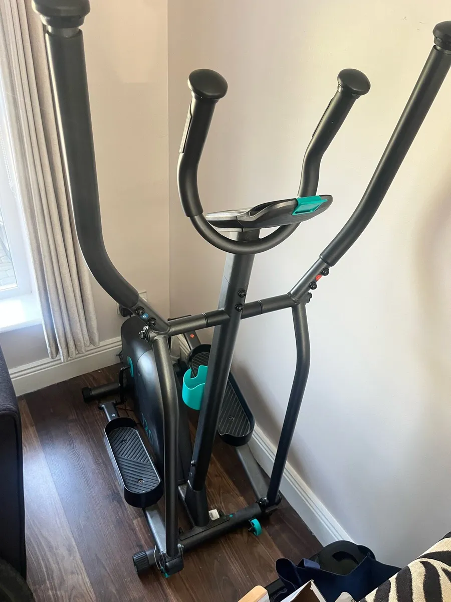 Cross Trainer