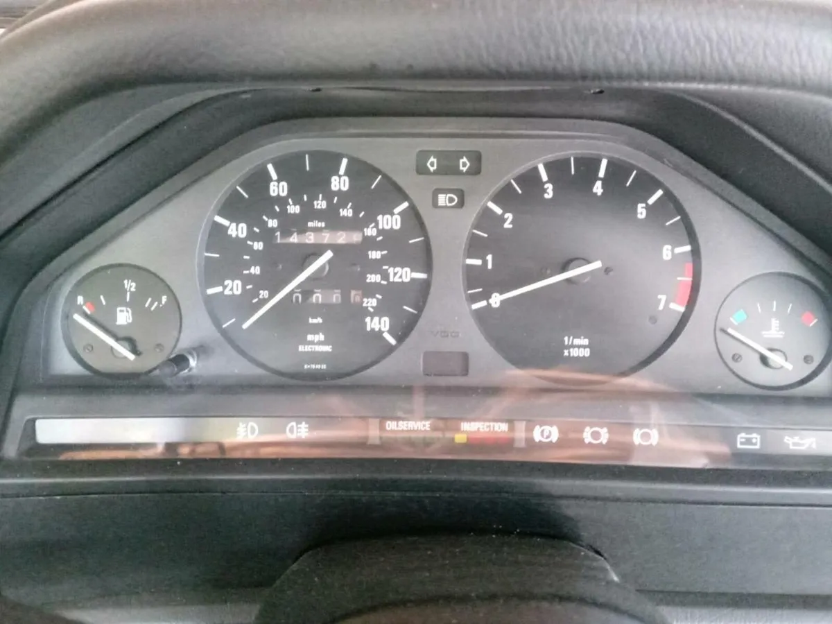 BMW E30 - Image 3