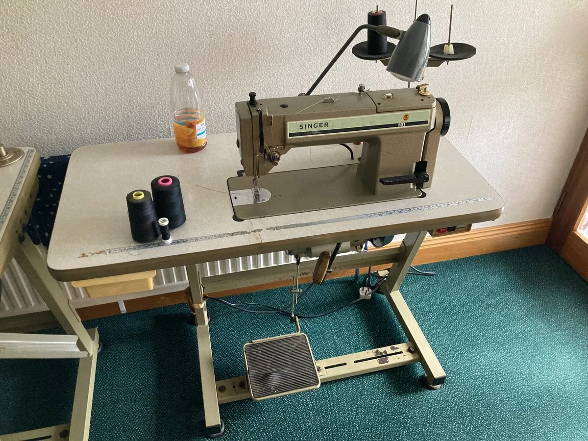 Sewing Machine & Overlocker machine - Image 2