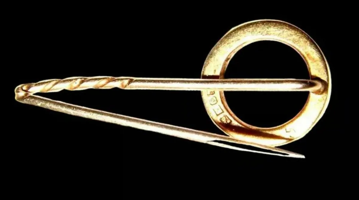 Vintage Hallmarked 9ct Gold Tie Pin - Image 3