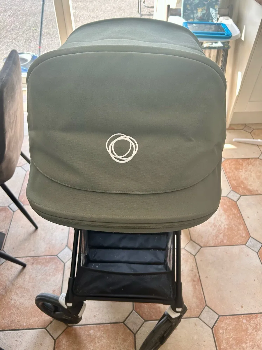 Bugaboo fox 3 stroller / bassinet - Image 3