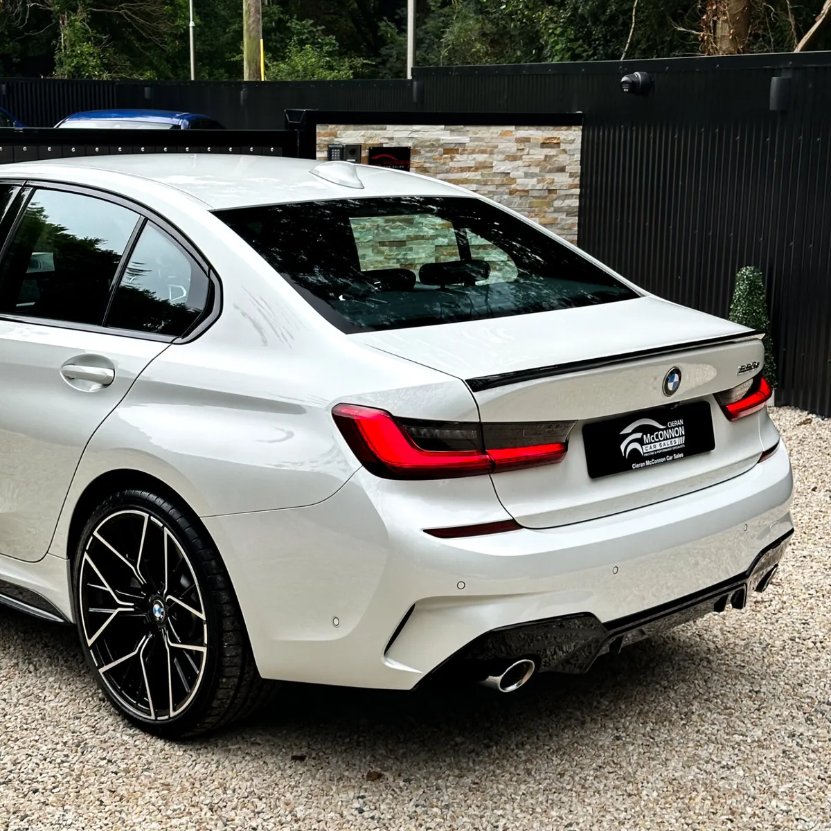2020 (202)  BMW 330e M-SPORT  290BHP - Image 4