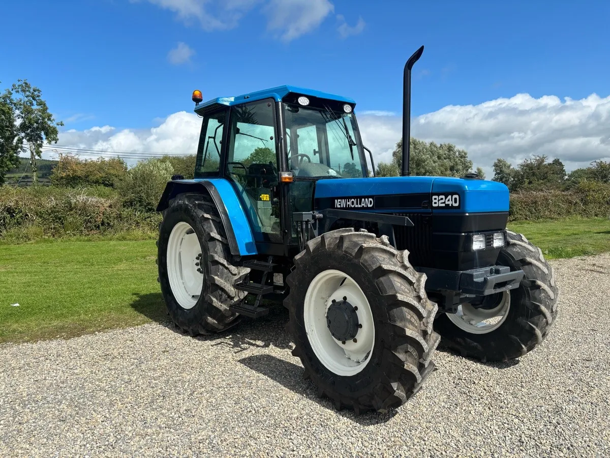 New Holland 8240 c/w Loader - Image 1