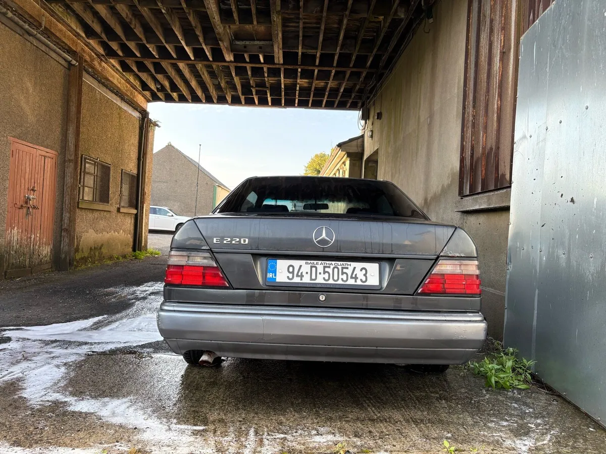 Mercedes Benz w124 - Image 4