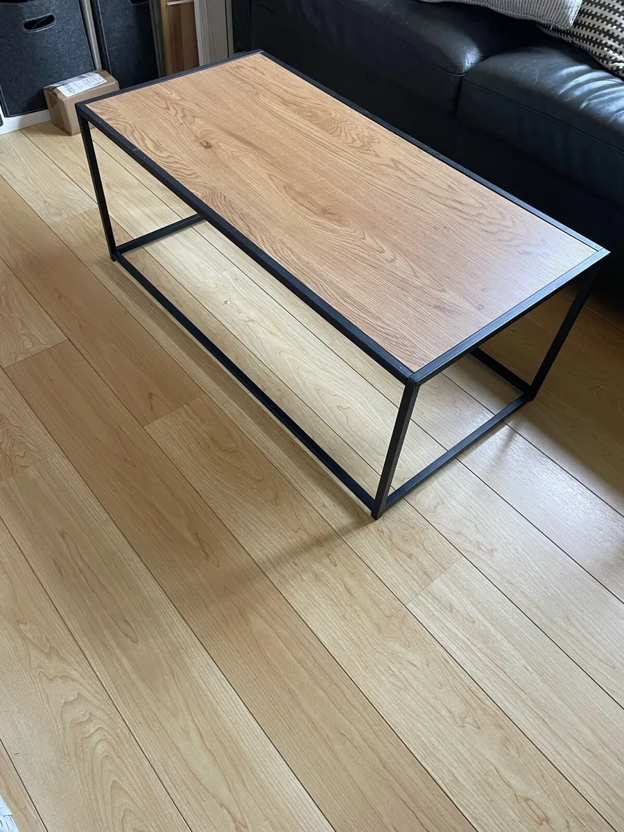 3 seater leather sofa & coffee tables - Image 3