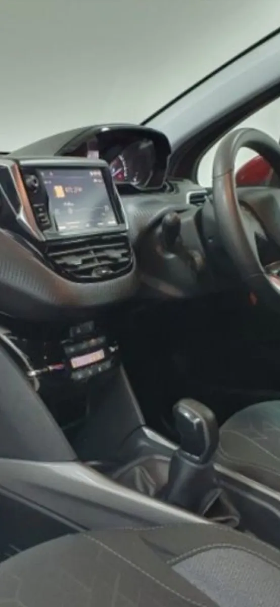 Peugeot 2008 2018 - Image 3