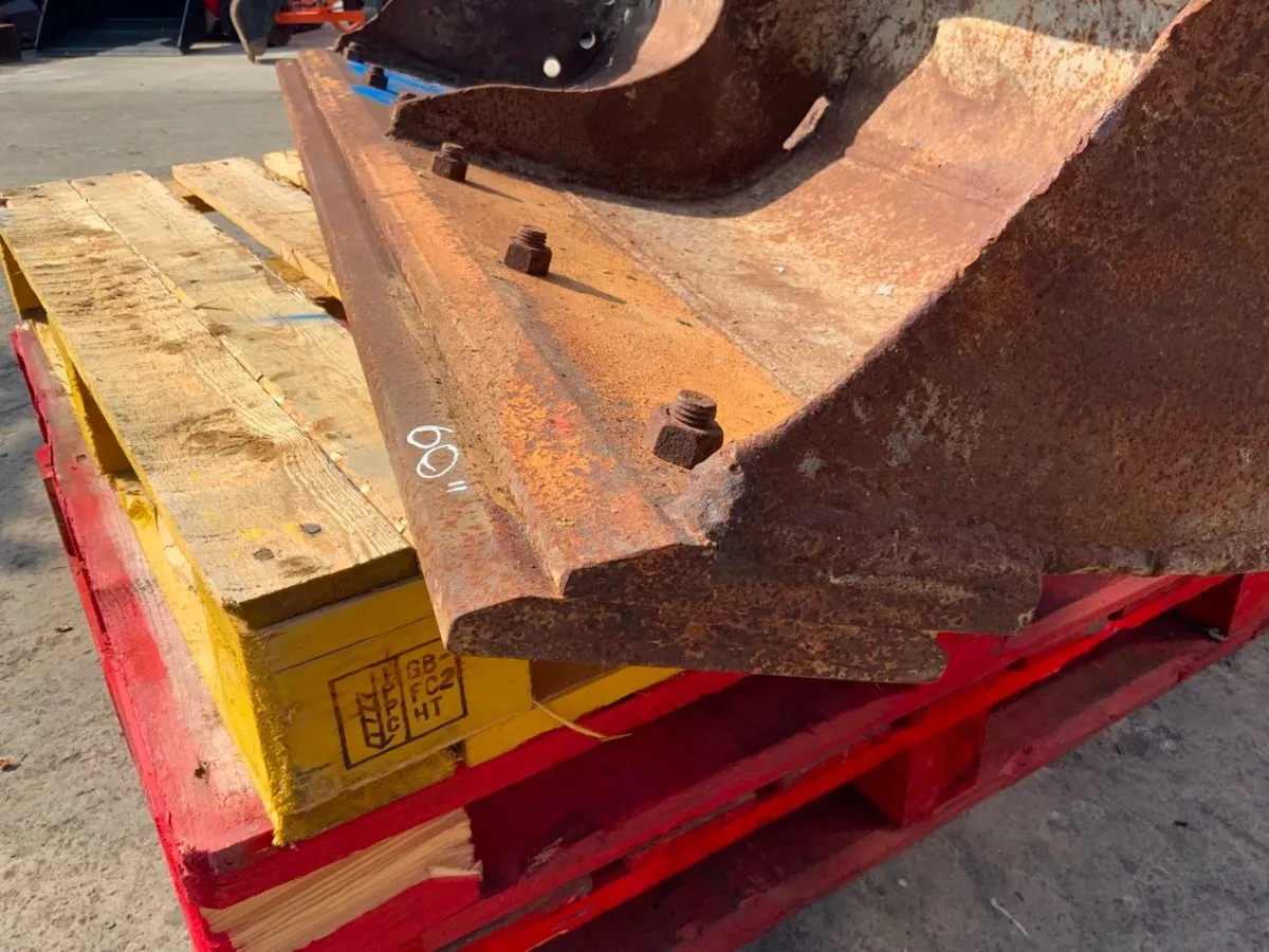 60" GEITH GRADING BUCKET.....45mm PINS......23c. - Image 3
