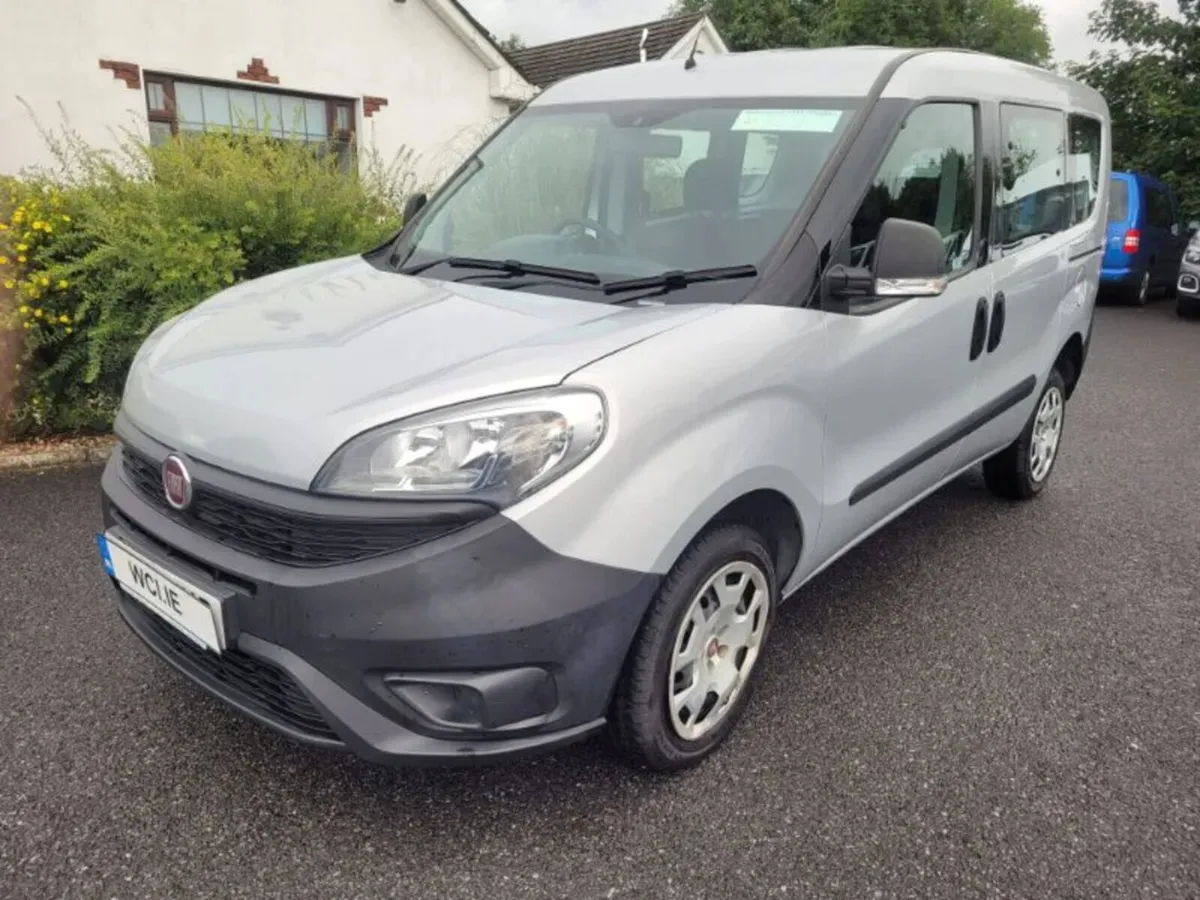 Fiat Doblo 2017 - Image 2