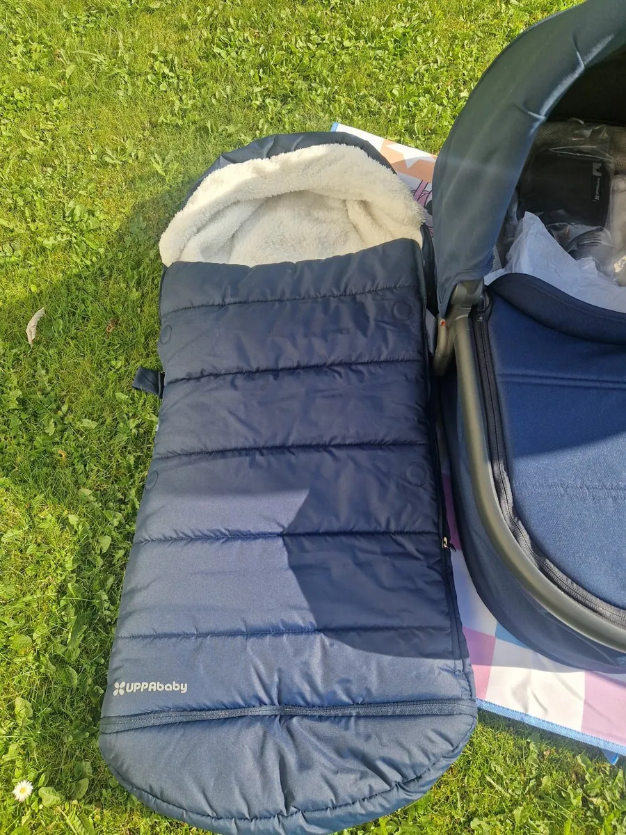 Vista V2 Uppababy Noa with cozy ganoosh - Image 4