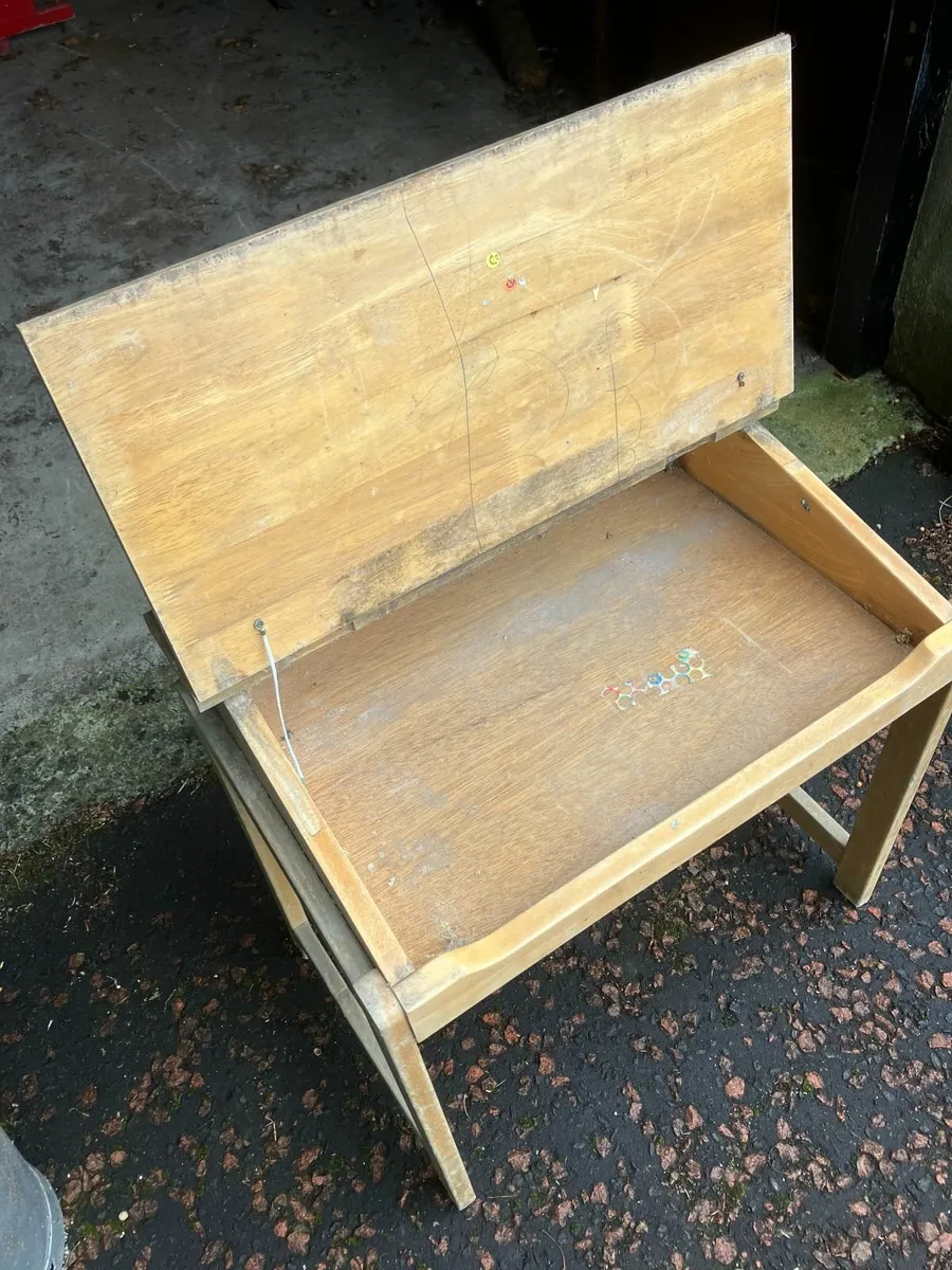 Childs writing desk - Image 2