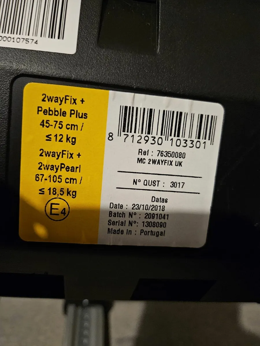 Maxi Cosi Pebble Pro and Iso Fix base x2 - Image 3