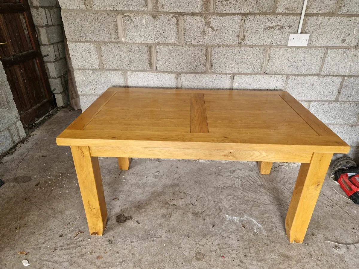 Solid Oak dining table and 4 chairs - Image 1