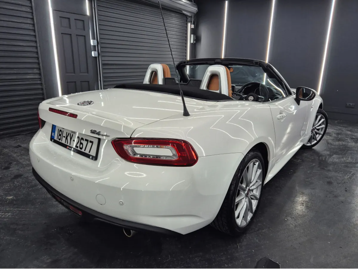 Fiat 124 Spider LUSSO  TURBO SPIDER - Image 4