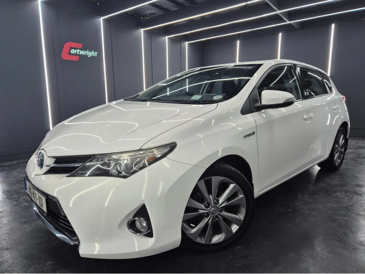 Toyota Auris 1.8 HYBRID SOL AUTO - Image 1