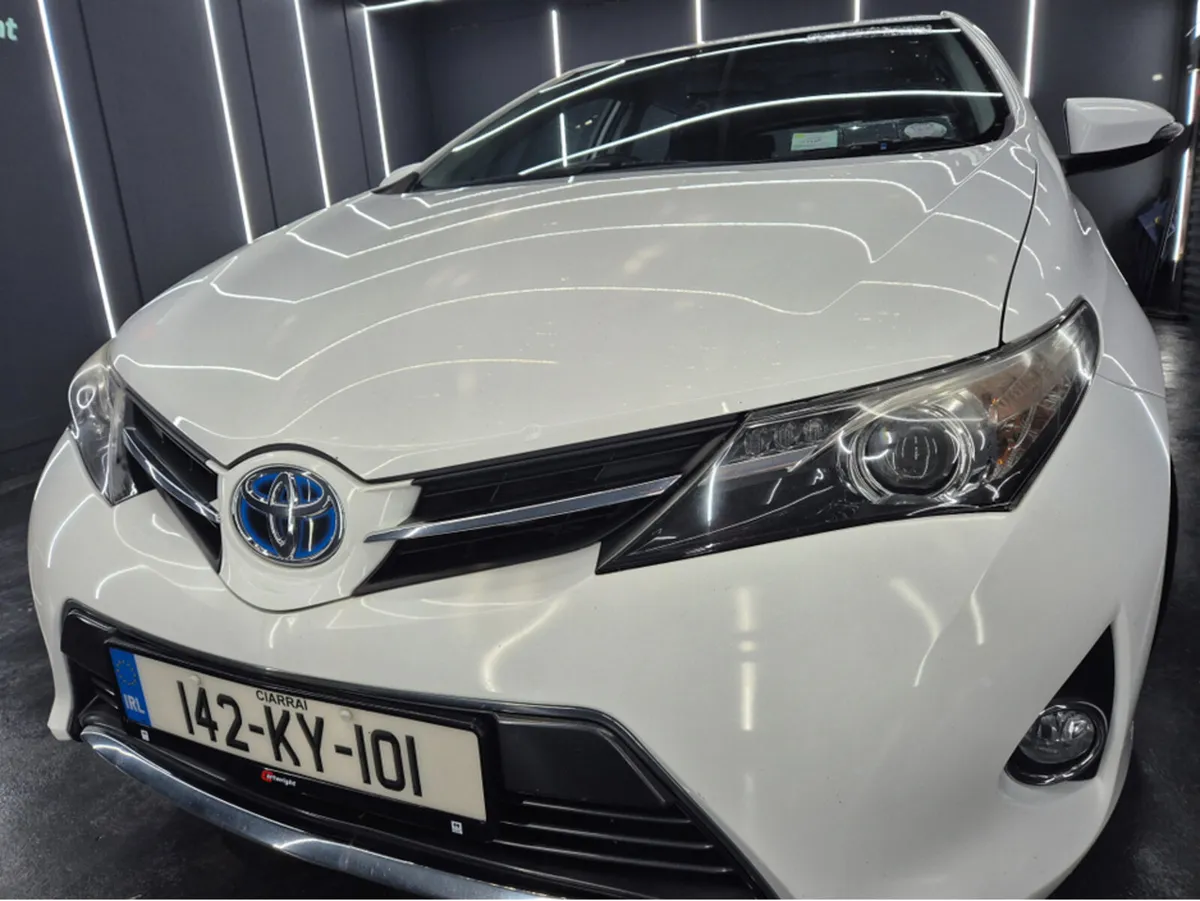 Toyota Auris 1.8 HYBRID SOL AUTO - Image 3