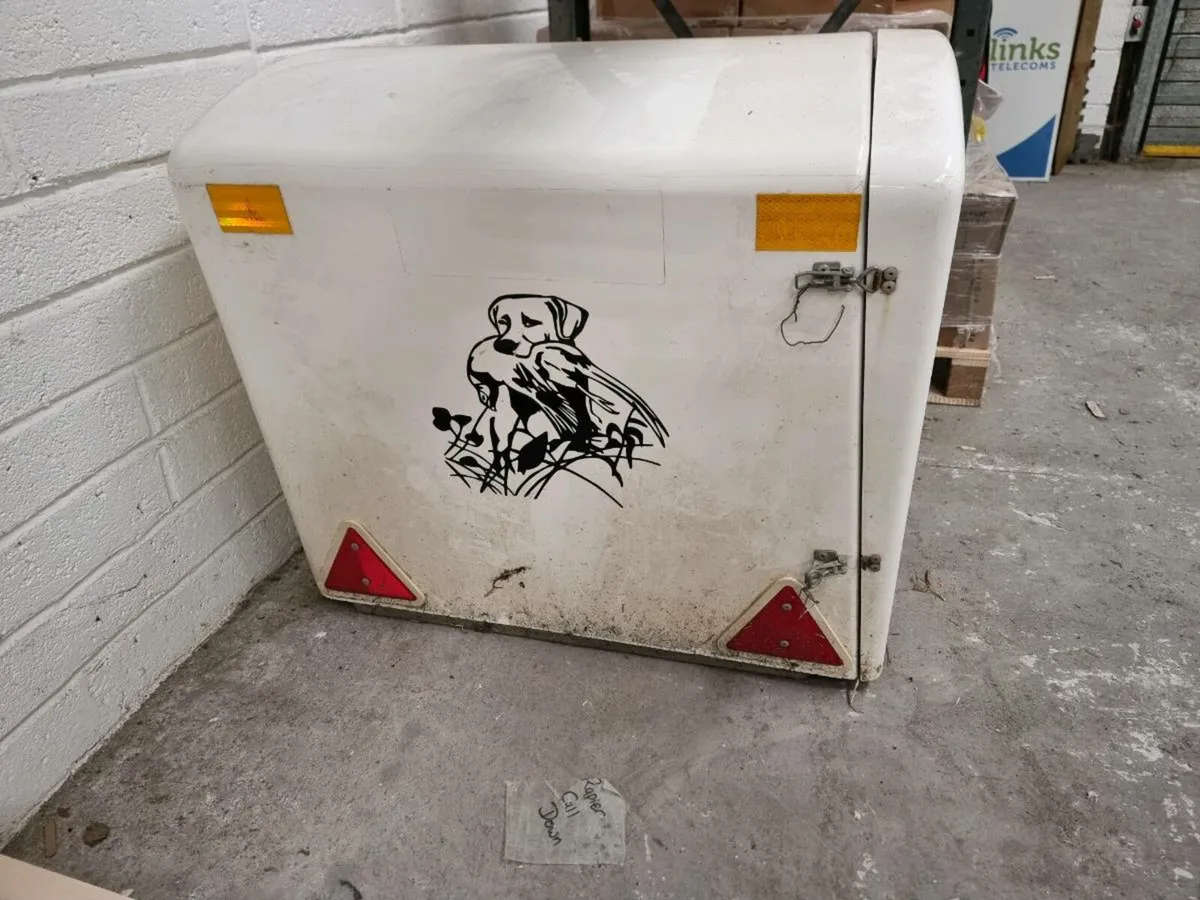 Dog transport box - Image 1