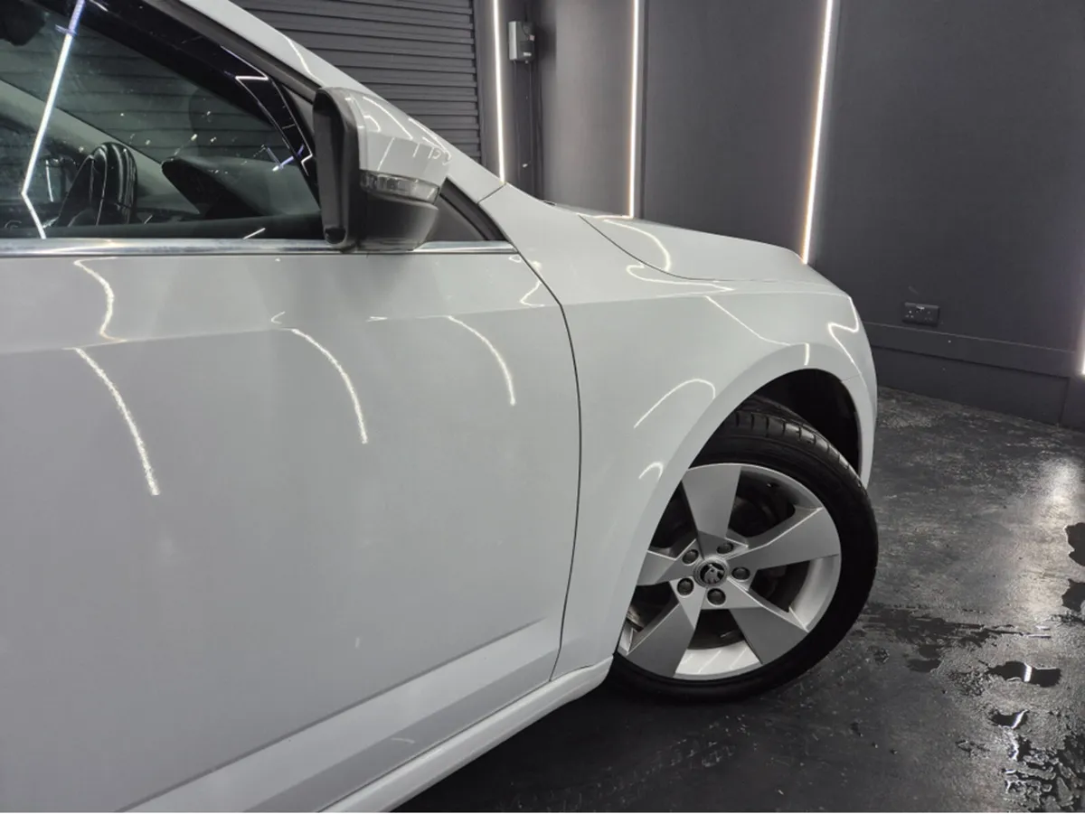 Skoda Octavia STYLE 1.6 TDI 115HP 4DR - Image 4