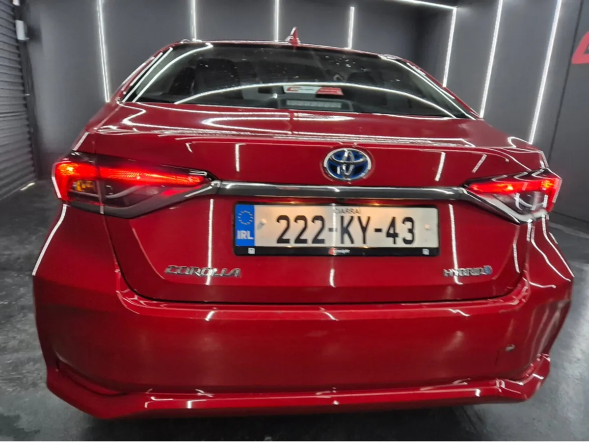 Toyota Corolla LUNA 4DR AUTO HYBRID - Image 2