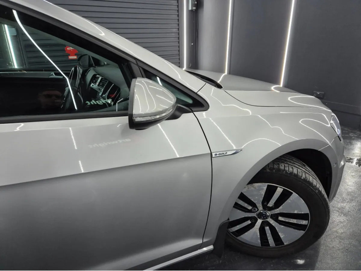 Volkswagen Golf 115bhp 5DR AUTO E-GOLF - Image 2