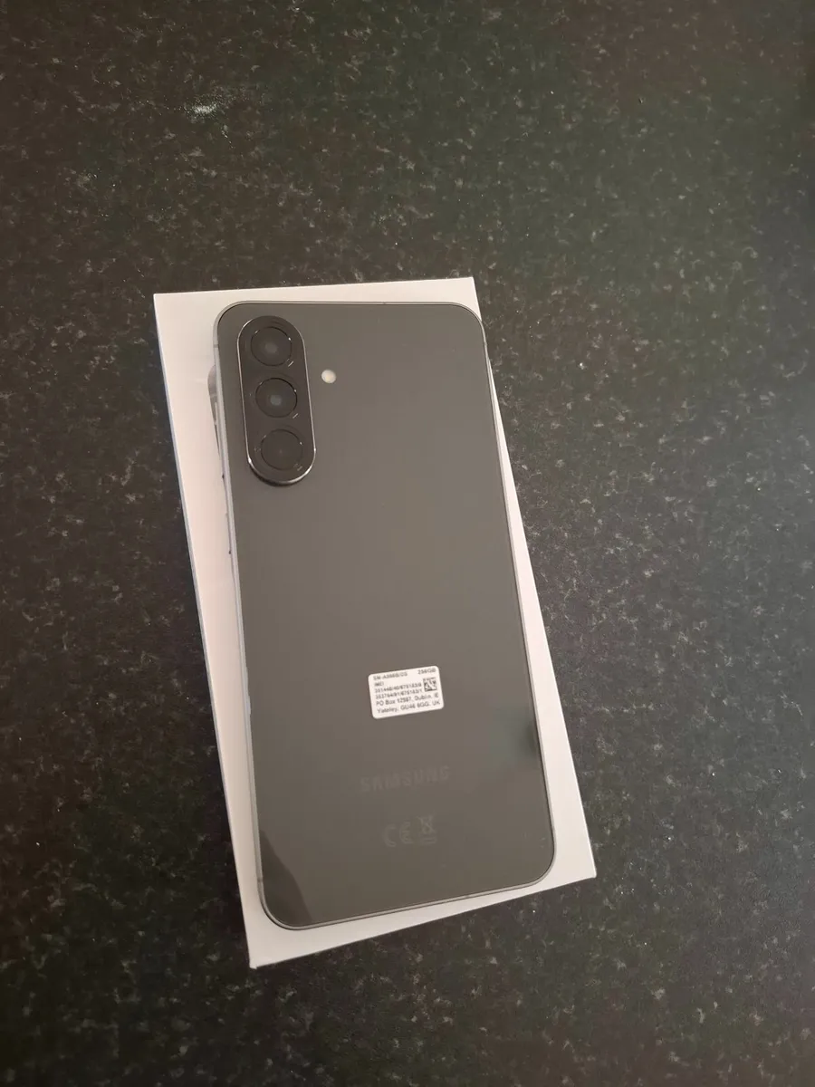 Samsung a56 new 256gb black - Image 3