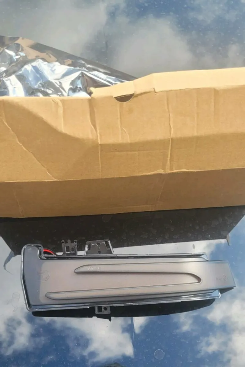 Mercedes indicator light - Image 3