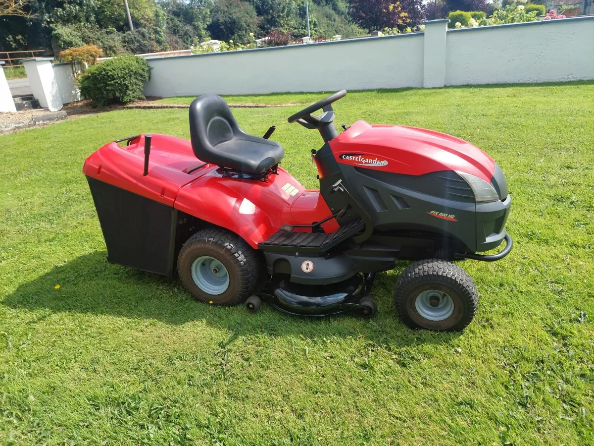 Castlegarden Ride On Lawnmower - Image 1