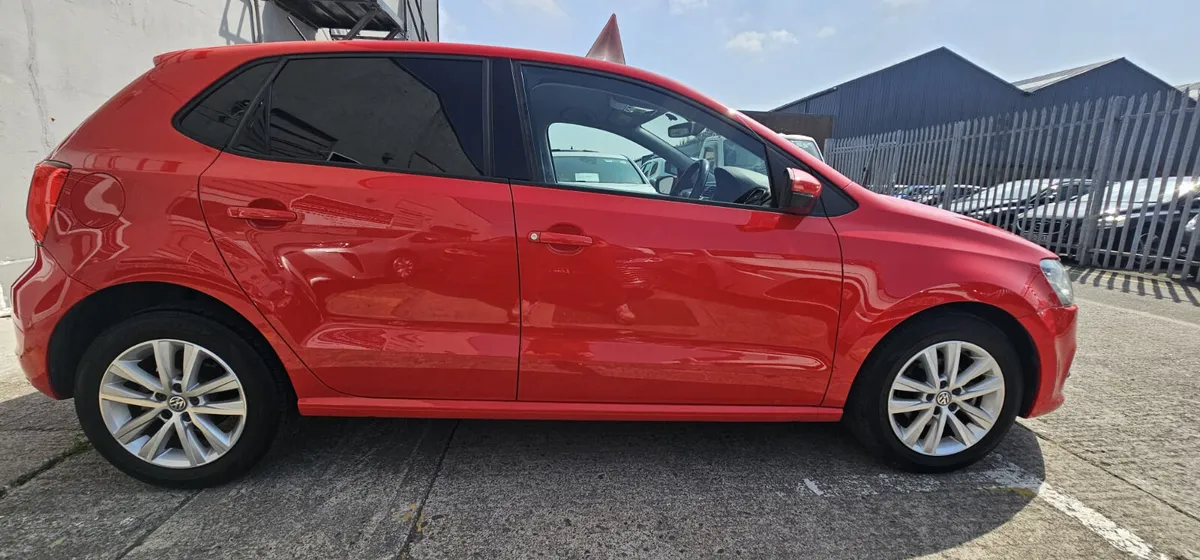 2016 VW POLO (LOW MILAGE) - Image 4