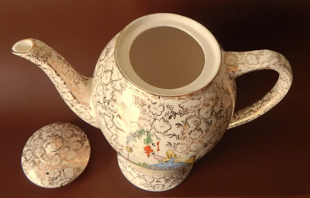 Vintage Empire Lady Crinoline Teapot - Image 3