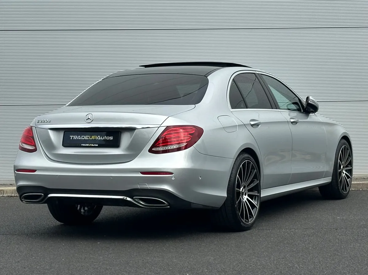 Mercedes-Benz E220d AMG *Panroof - Image 4