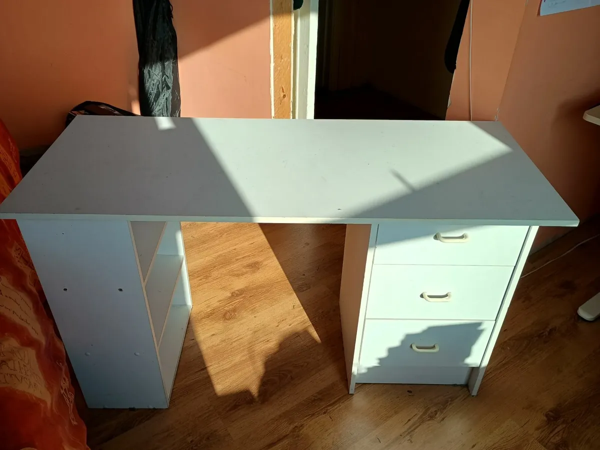 Desk - Image 2