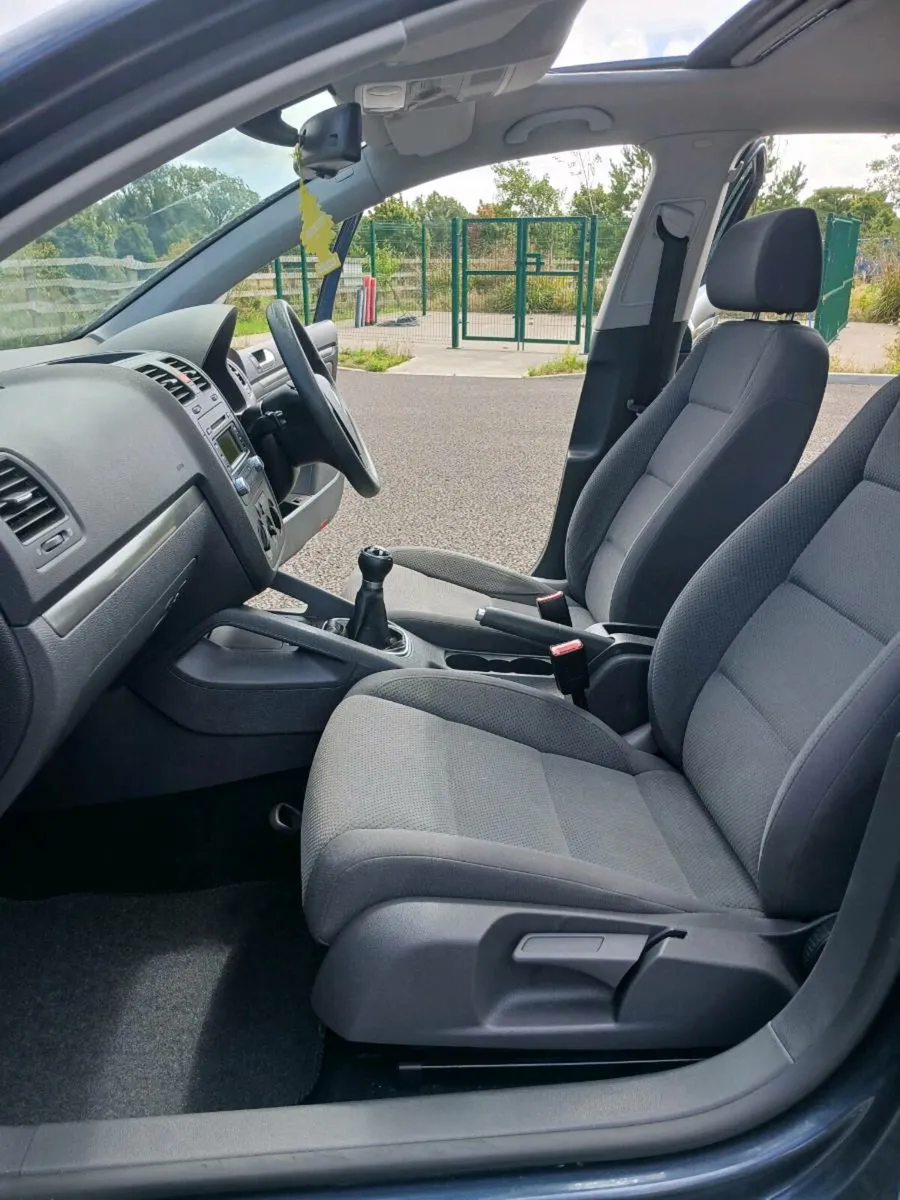 ONLY 90KMS !!! NEW NCT FSH VERY HIGH SPEC SUNROOF - Image 1